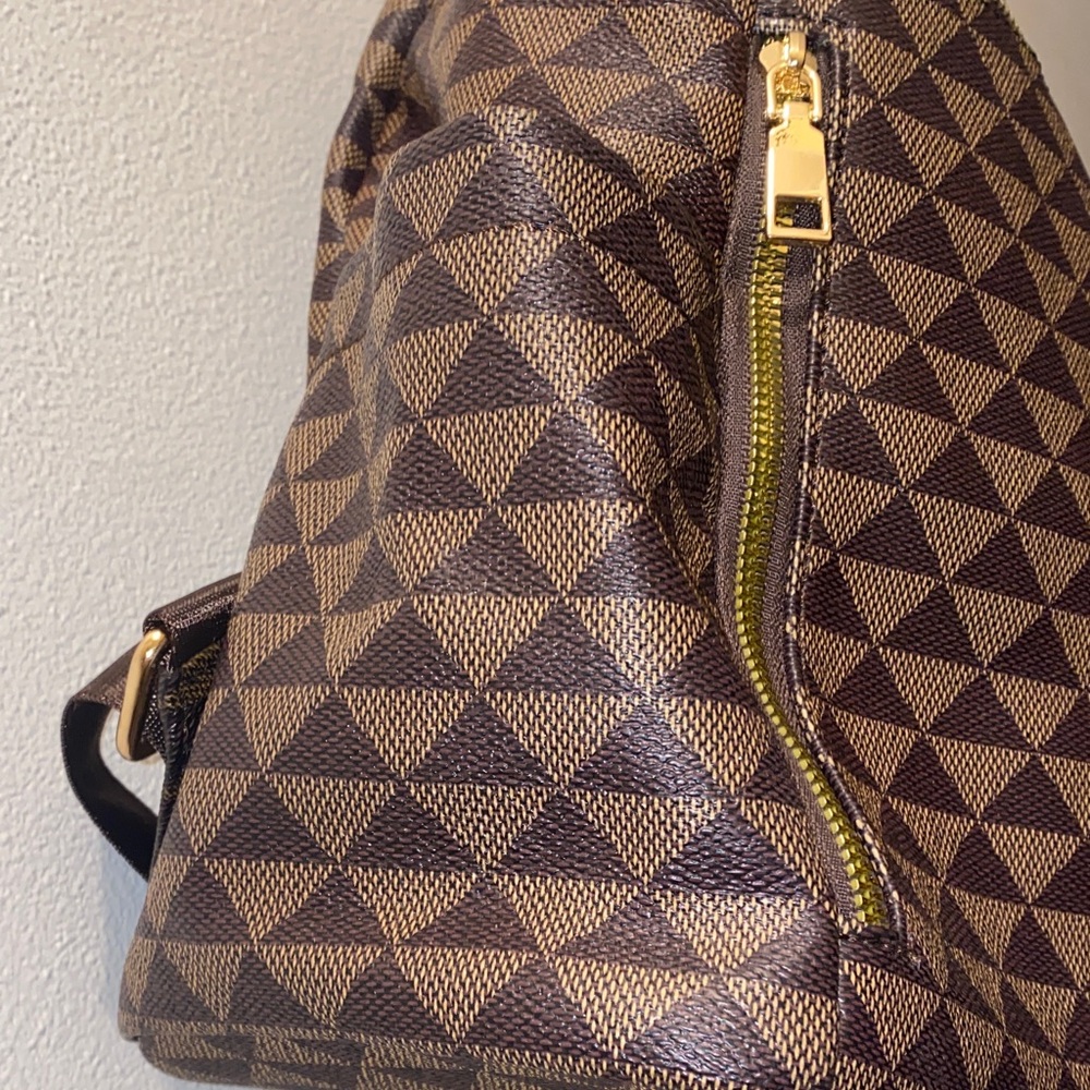 CLOSET CLEAR OUT NWOT Geometric Patterned Brown Backpack with gold zippers - Picture 3 of 9